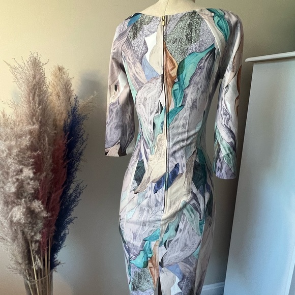 Dress - Picture 4 of 5